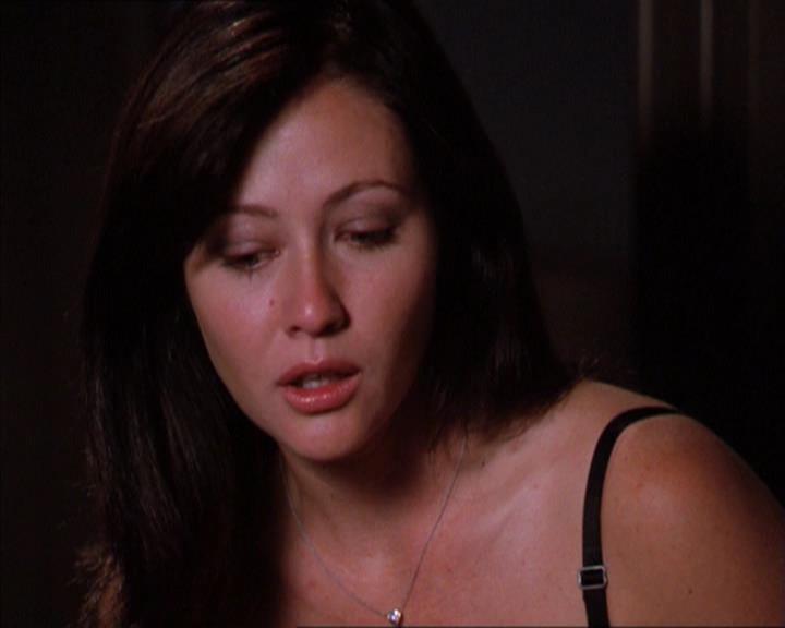 Charmed-Online_dot_net-2x01WitchTrial1723.jpg