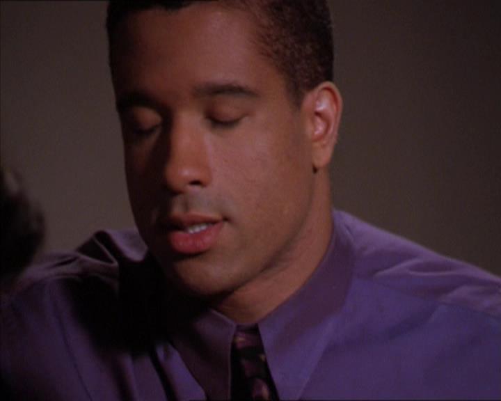 Charmed-Online_dot_net-2x01WitchTrial1731.jpg