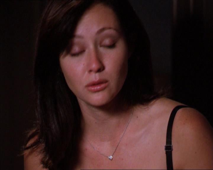 Charmed-Online_dot_net-2x01WitchTrial1737.jpg