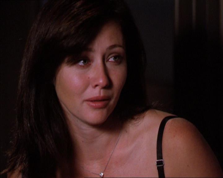 Charmed-Online_dot_net-2x01WitchTrial1738.jpg
