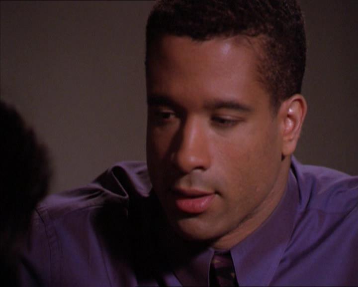 Charmed-Online_dot_net-2x01WitchTrial1750.jpg