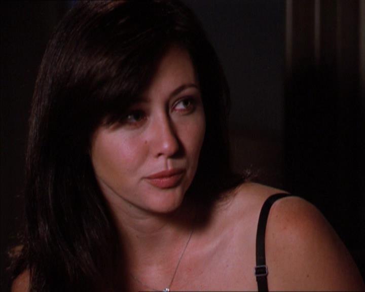 Charmed-Online_dot_net-2x01WitchTrial1756.jpg