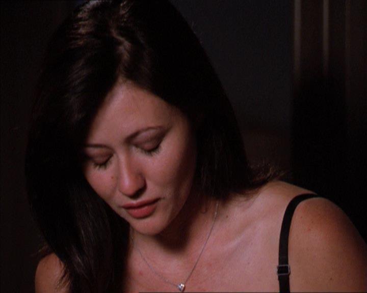 Charmed-Online_dot_net-2x01WitchTrial1759.jpg