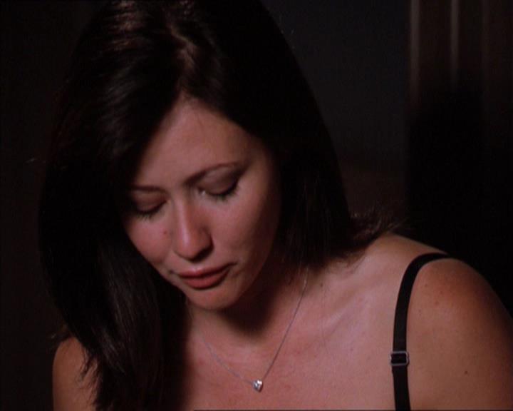 Charmed-Online_dot_net-2x01WitchTrial1762.jpg