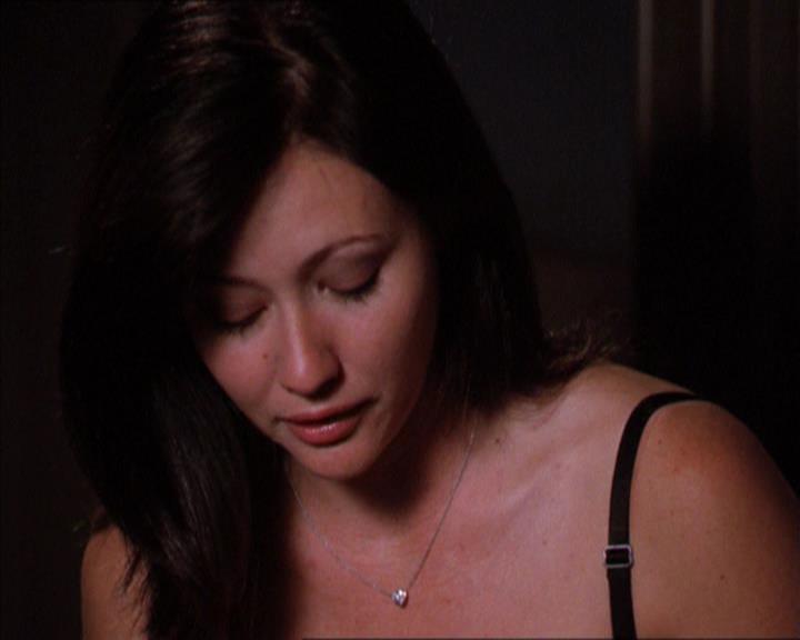 Charmed-Online_dot_net-2x01WitchTrial1763.jpg