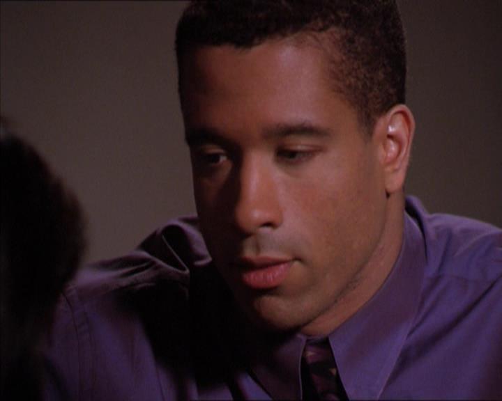 Charmed-Online_dot_net-2x01WitchTrial1776.jpg