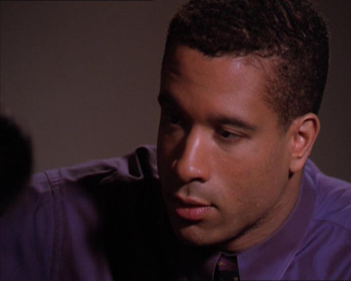 Charmed-Online_dot_net-2x01WitchTrial1787.jpg