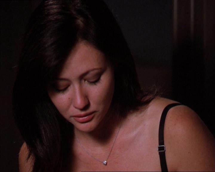 Charmed-Online_dot_net-2x01WitchTrial1788.jpg