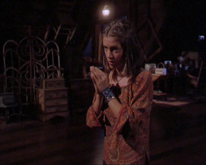 Charmed-Online_dot_net-2x01WitchTrial1798.jpg
