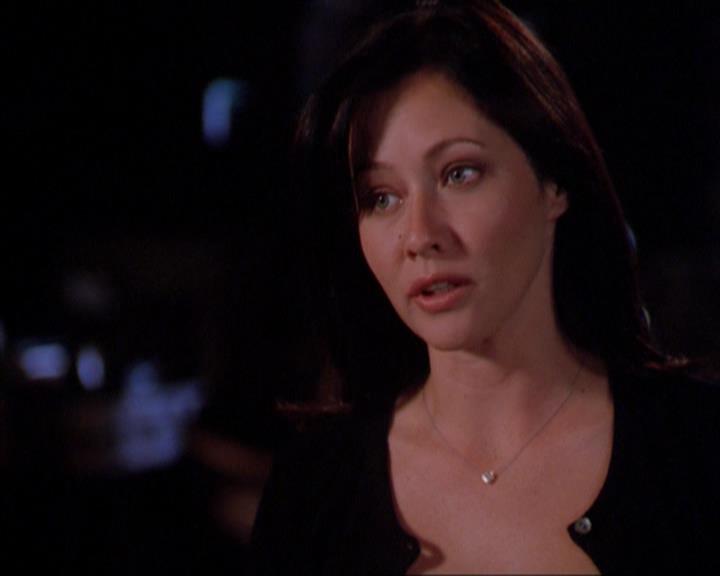Charmed-Online_dot_net-2x01WitchTrial1817.jpg
