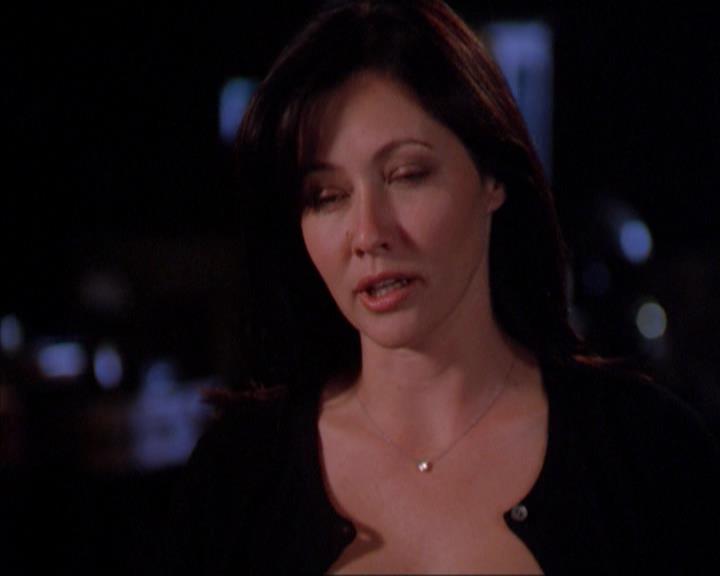 Charmed-Online_dot_net-2x01WitchTrial1824.jpg