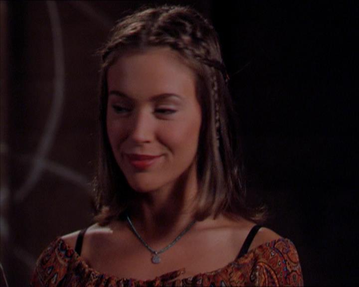 Charmed-Online_dot_net-2x01WitchTrial1833.jpg