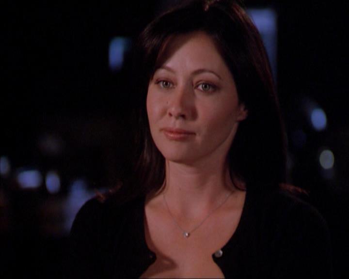 Charmed-Online_dot_net-2x01WitchTrial1836.jpg
