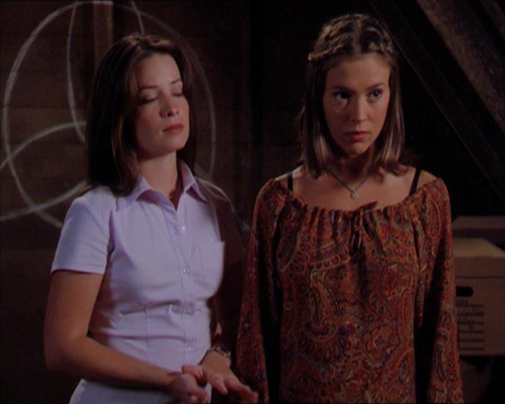 Charmed-Online_dot_net-2x01WitchTrial1844.jpg