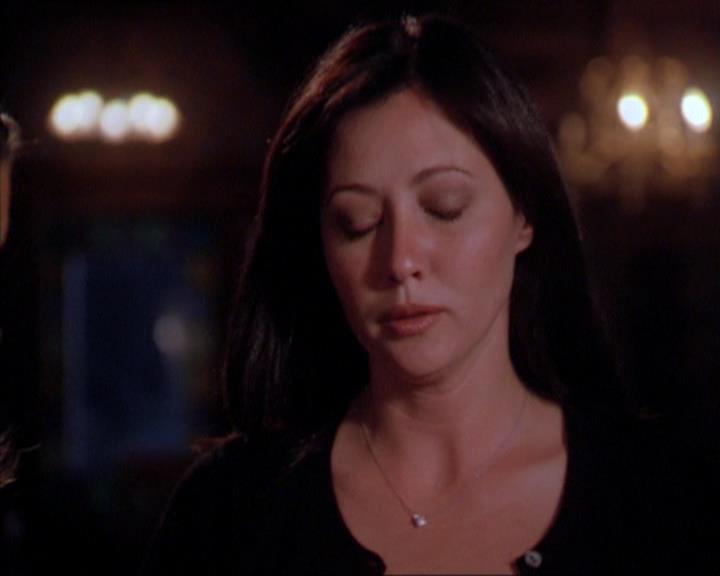 Charmed-Online_dot_net-2x01WitchTrial1859.jpg