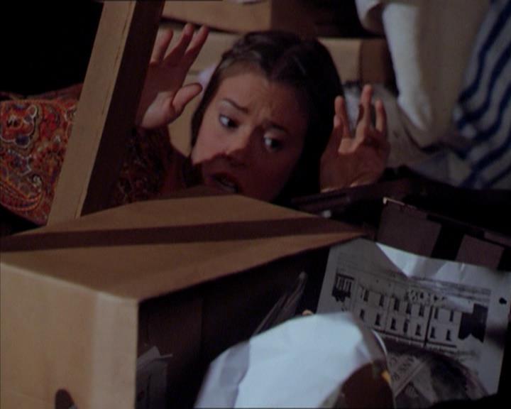 Charmed-Online_dot_net-2x01WitchTrial1890.jpg