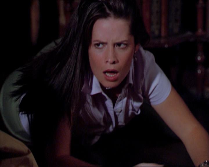 Charmed-Online_dot_net-2x01WitchTrial1897.jpg