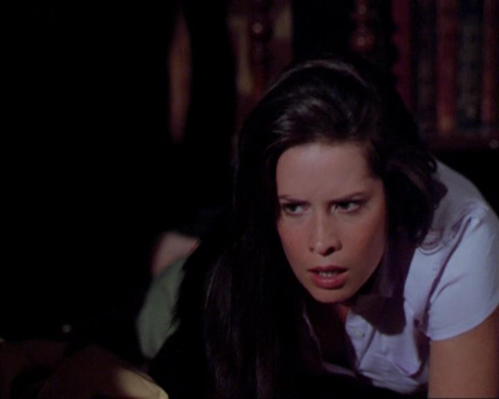 Charmed-Online_dot_net-2x01WitchTrial1901.jpg