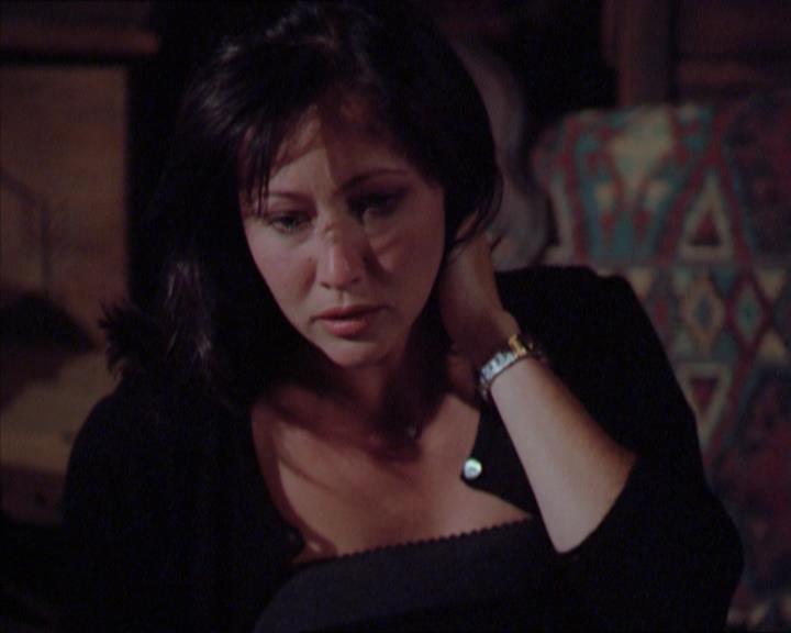 Charmed-Online_dot_net-2x01WitchTrial1903.jpg
