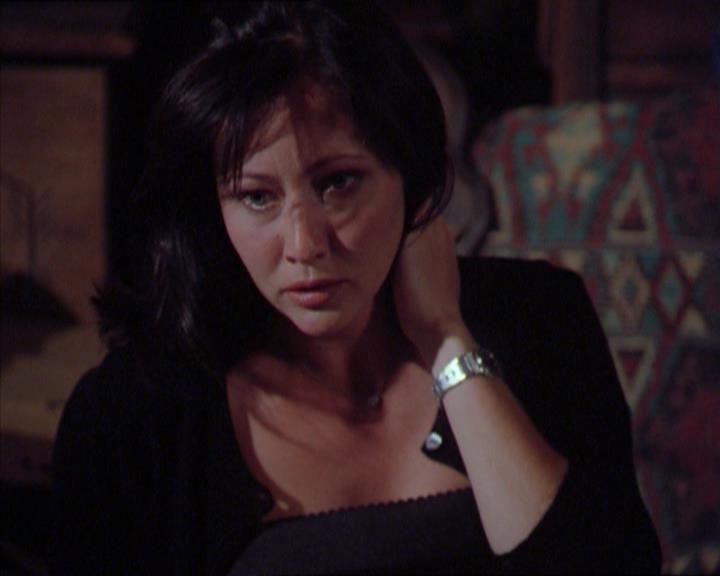 Charmed-Online_dot_net-2x01WitchTrial1904.jpg