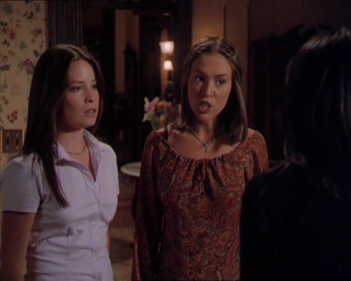 Charmed-Online_dot_net-2x01WitchTrial1920.jpg