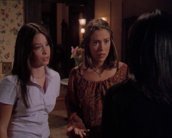 Charmed-Online_dot_net-2x01WitchTrial1930.jpg