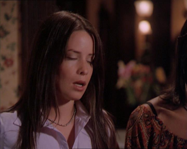 Charmed-Online_dot_net-2x01WitchTrial1942.jpg