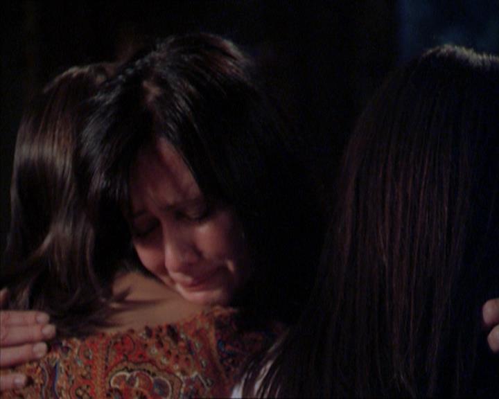 Charmed-Online_dot_net-2x01WitchTrial1997.jpg