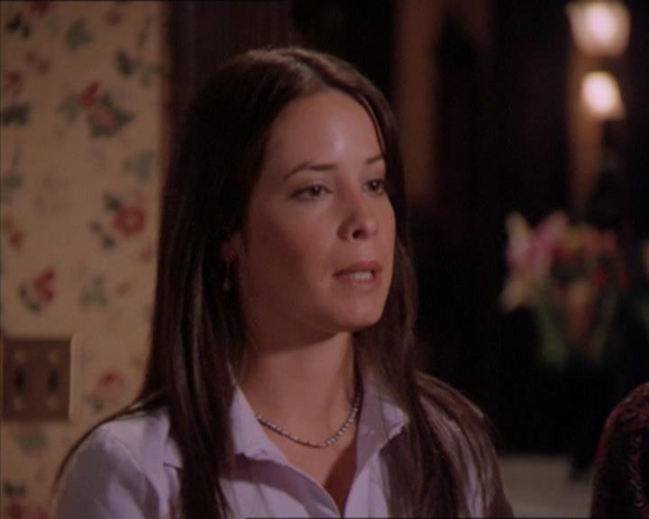 Charmed-Online_dot_net-2x01WitchTrial2001.jpg
