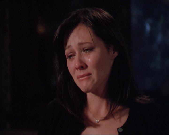 Charmed-Online_dot_net-2x01WitchTrial2009.jpg
