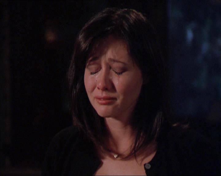 Charmed-Online_dot_net-2x01WitchTrial2027.jpg