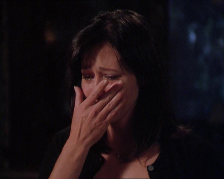 Charmed-Online_dot_net-2x01WitchTrial2028.jpg