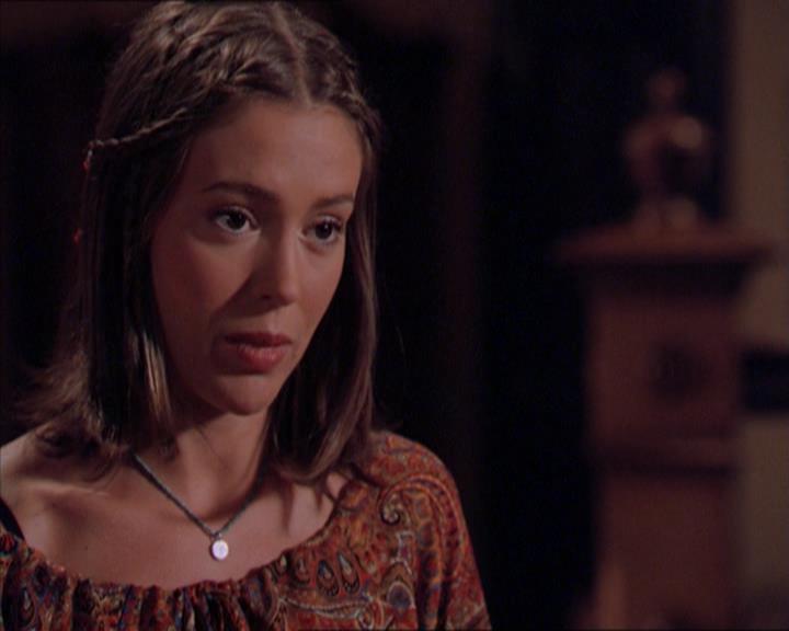 Charmed-Online_dot_net-2x01WitchTrial2034.jpg