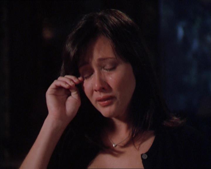 Charmed-Online_dot_net-2x01WitchTrial2035.jpg