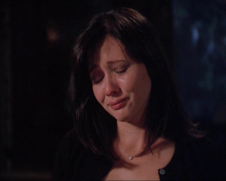 Charmed-Online_dot_net-2x01WitchTrial2040.jpg