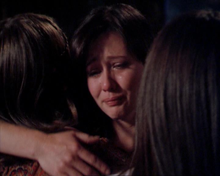 Charmed-Online_dot_net-2x01WitchTrial2043.jpg