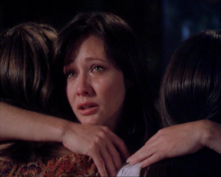 Charmed-Online_dot_net-2x01WitchTrial2044.jpg