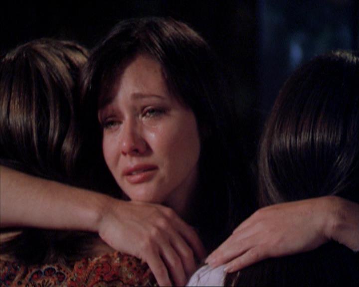 Charmed-Online_dot_net-2x01WitchTrial2045.jpg