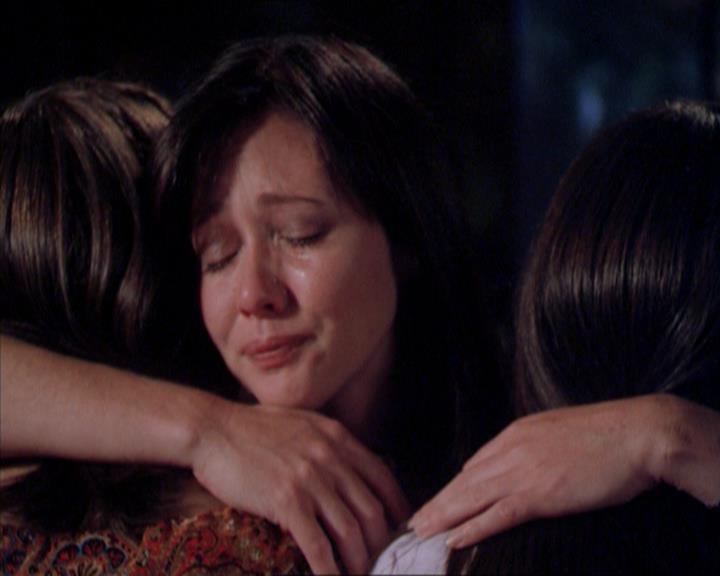 Charmed-Online_dot_net-2x01WitchTrial2046.jpg