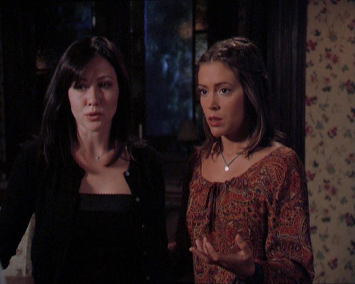 Charmed-Online_dot_net-2x01WitchTrial2072.jpg