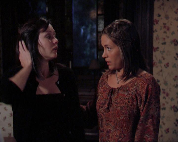 Charmed-Online_dot_net-2x01WitchTrial2078.jpg