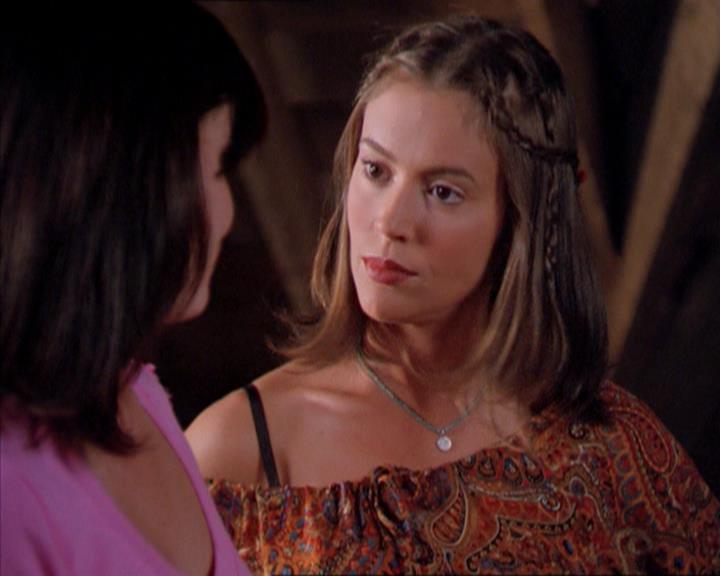 Charmed-Online_dot_net-2x01WitchTrial2305.jpg