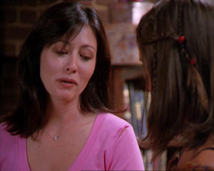 Charmed-Online_dot_net-2x01WitchTrial2307.jpg