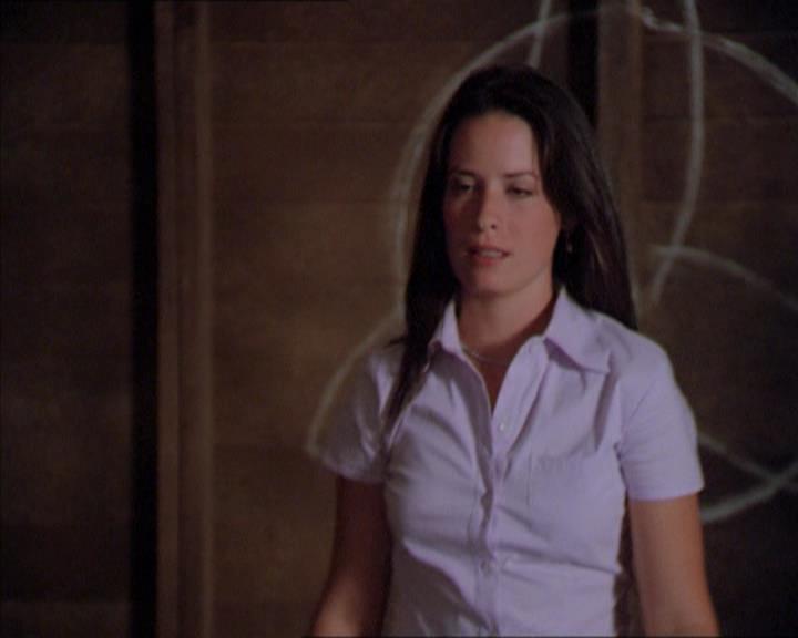 Charmed-Online_dot_net-2x01WitchTrial2313.jpg