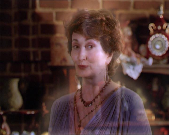 Charmed-Online_dot_net-2x01WitchTrial2372.jpg