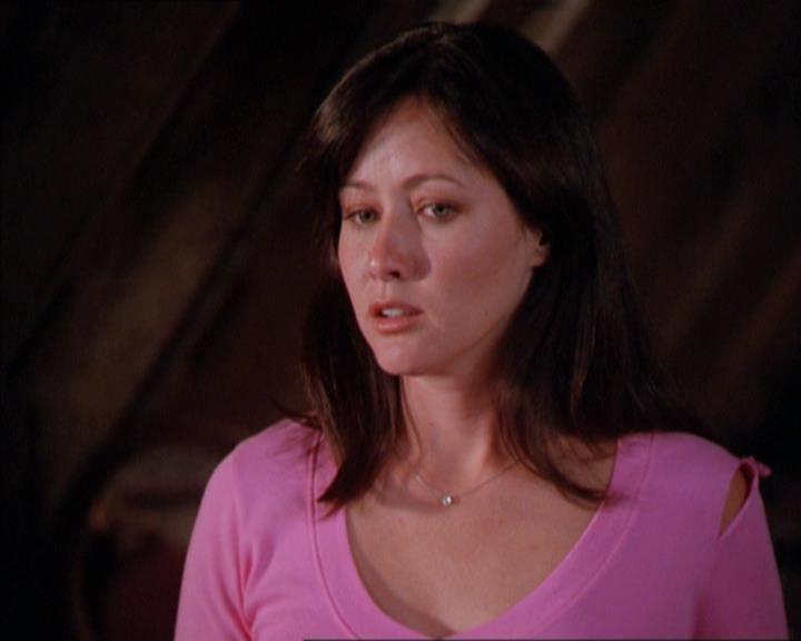 Charmed-Online_dot_net-2x01WitchTrial2375.jpg
