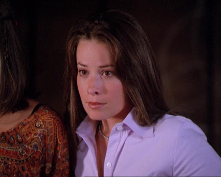 Charmed-Online_dot_net-2x01WitchTrial2378.jpg