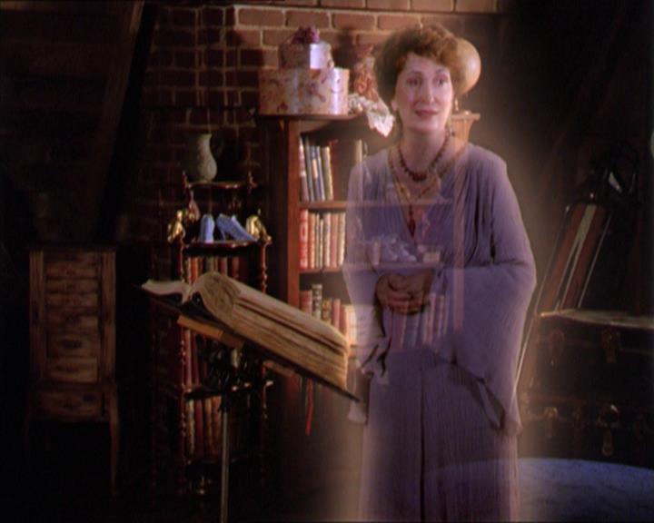 Charmed-Online_dot_net-2x01WitchTrial2380.jpg