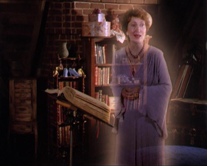 Charmed-Online_dot_net-2x01WitchTrial2381.jpg