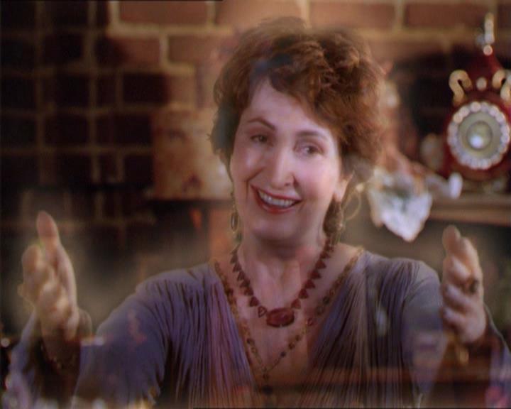Charmed-Online_dot_net-2x01WitchTrial2389.jpg